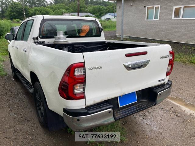 Toyota HILUX 2022-07 8220057-12