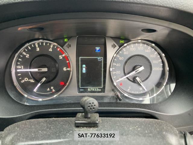 Toyota HILUX 2022-07 8220057-18