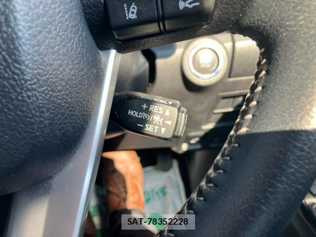 Toyota HILUX 2022-09 8220075-19
