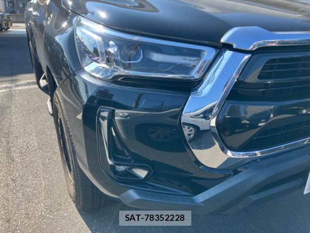 Toyota HILUX 2022-09 8220075-2