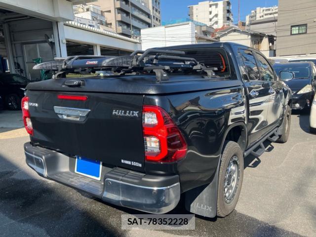 Toyota HILUX 2022-09 8220075-6