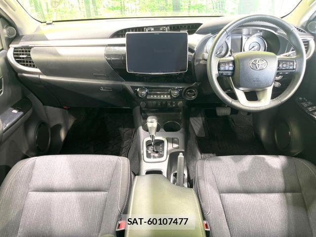 Toyota HILUX 2022-02 8220866-1