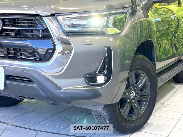 Toyota HILUX 2022-02 8220866-11