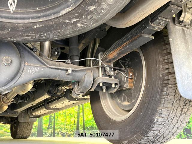 Toyota HILUX 2022-02 8220866-19