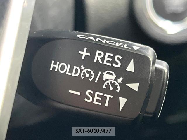 Toyota HILUX 2022-02 8220866-4