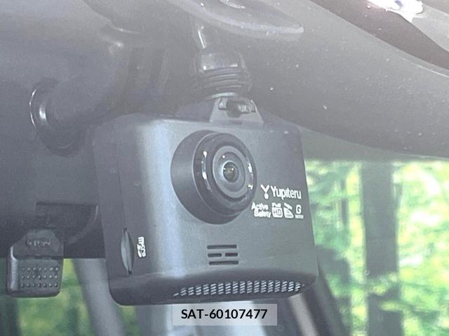 Toyota HILUX 2022-02 8220866-5