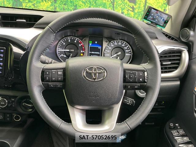 Toyota HILUX 2021-05 8221132-10