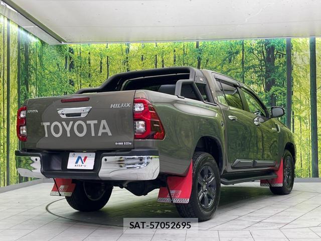 Toyota HILUX 2021-05 8221132-16