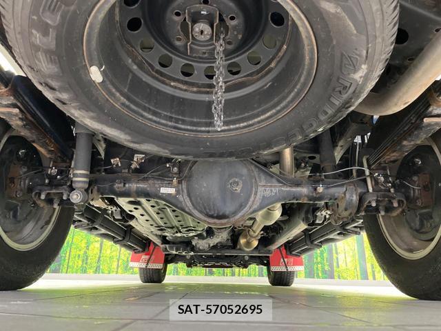 Toyota HILUX 2021-05 8221132-18