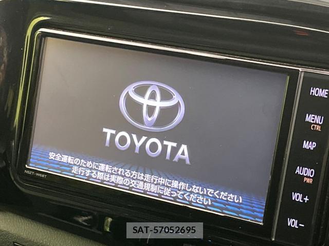 Toyota HILUX 2021-05 8221132-2