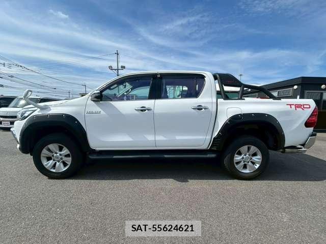 Toyota HILUX 2018-10 8222644-10