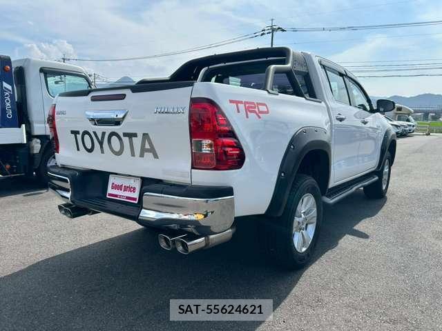 Toyota HILUX 2018-10 8222644-13