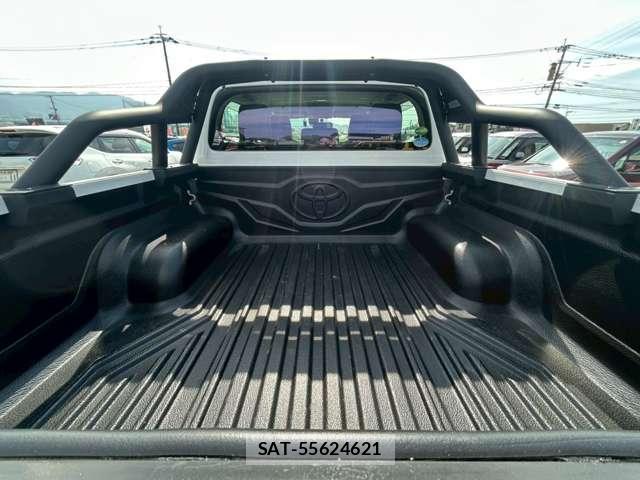 Toyota HILUX 2018-10 8222644-18