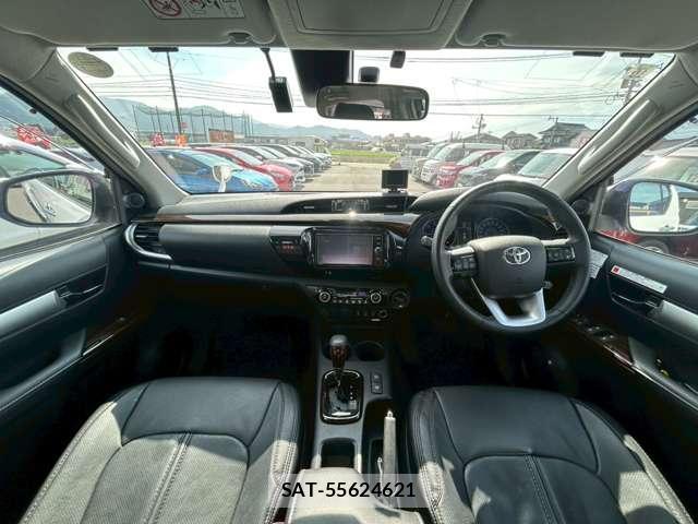 Toyota HILUX 2018-10 8222644-2