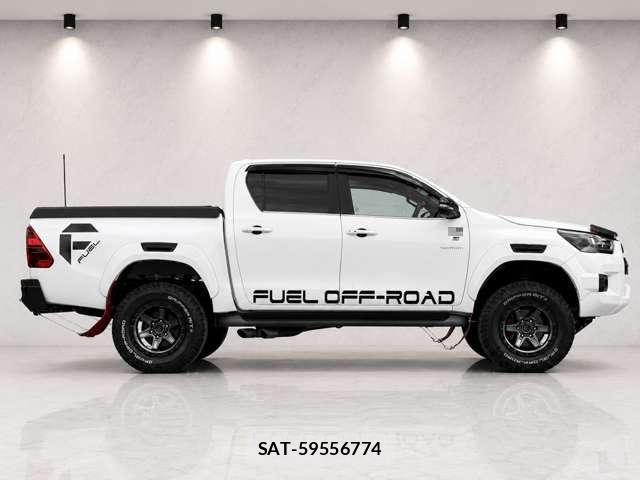 Toyota HILUX 2022-03 8222760-1