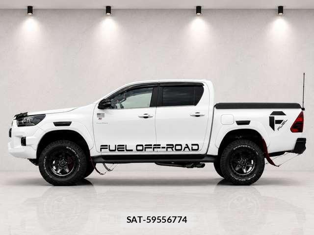 Toyota HILUX 2022-03 8222760-2