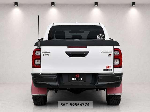 Toyota HILUX 2022-03 8222760-3