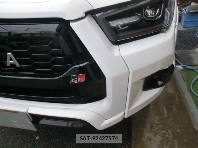 Toyota HILUX 2023-09 8223087-15