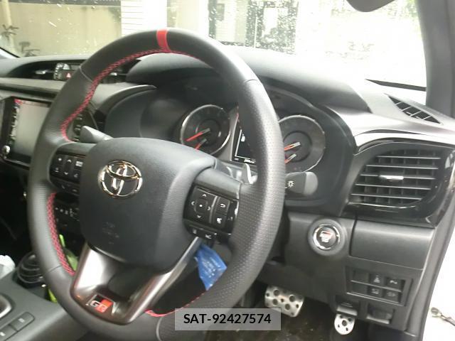 Toyota HILUX 2023-09 8223087-19