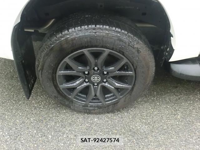 Toyota HILUX 2023-09 8223087-8
