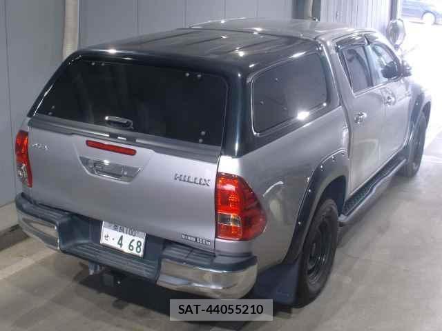 Toyota HILUX 2018-05 8223121-1