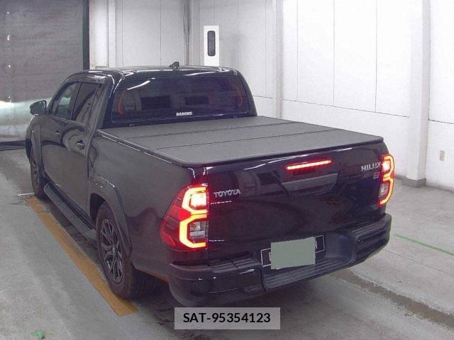 Toyota HILUX 2023-03 8223167-1