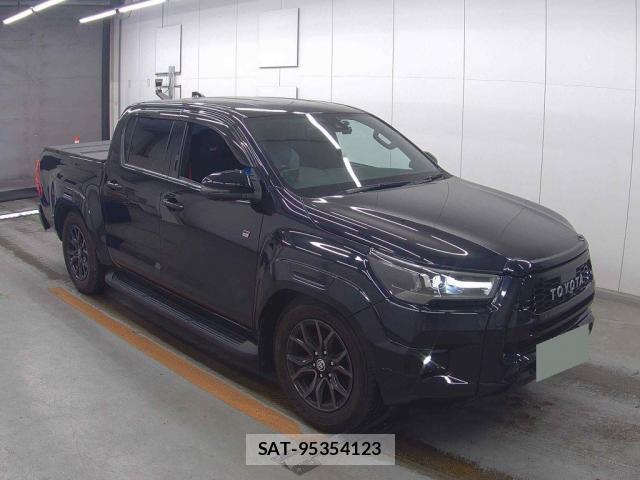 Toyota HILUX 2023-03 8223167-4
