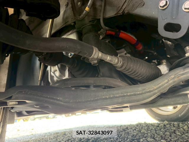 Lexus HS 2014-03 8223788-12
