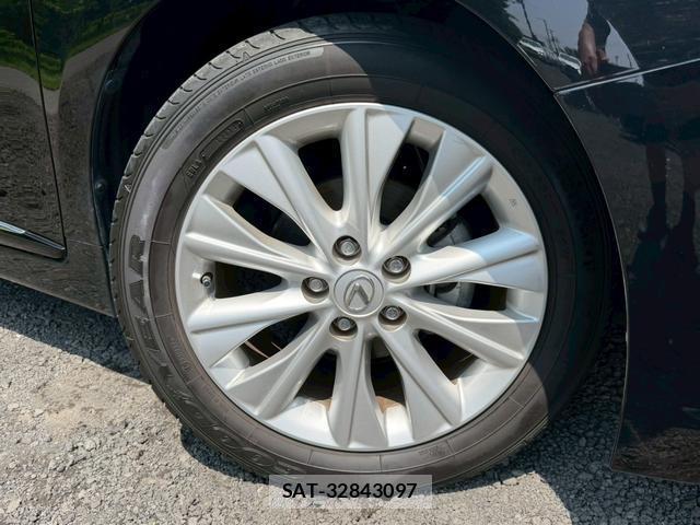 Lexus HS 2014-03 8223788-13