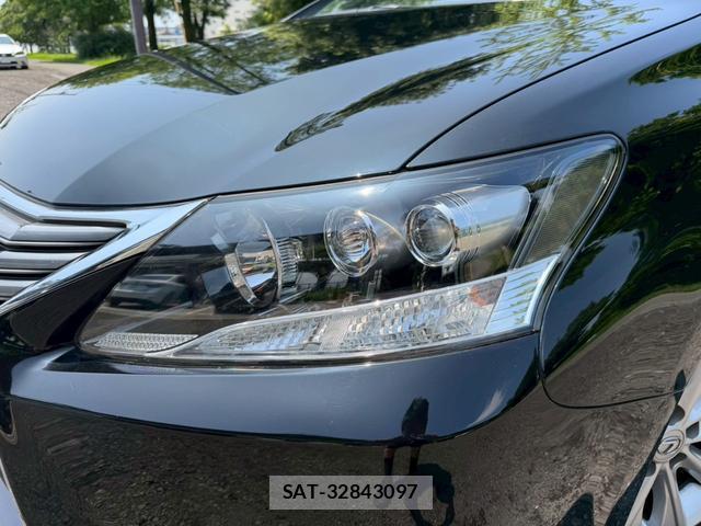 Lexus HS 2014-03 8223788-6