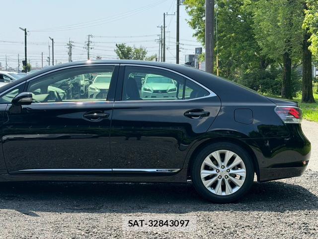 Lexus HS 2014-03 8223788-9