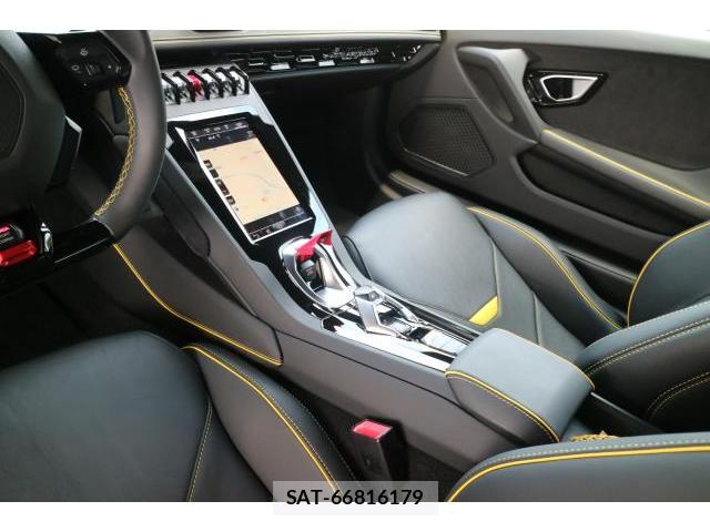 Lamborghini Huracan 2022-03 8223866-11