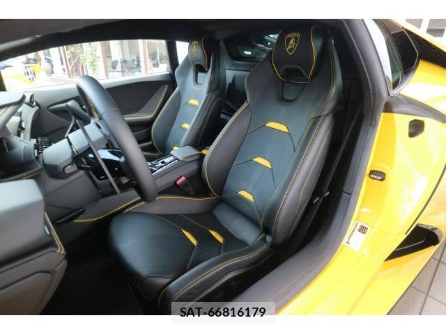 Lamborghini Huracan 2022-03 8223866-8