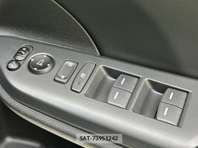 Honda INSIGHT 2019-07 8220189-17