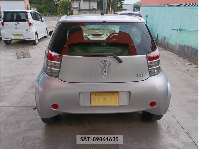 Toyota IQ 2009-03 8221759-11