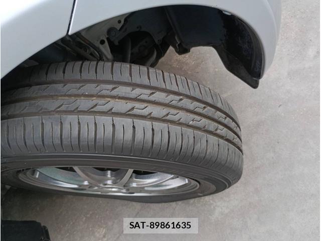 Toyota IQ 2009-03 8221759-15