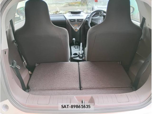 Toyota IQ 2009-03 8221759-17