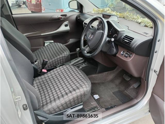 Toyota IQ 2009-03 8221759-18