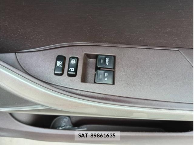 Toyota IQ 2009-03 8221759-19