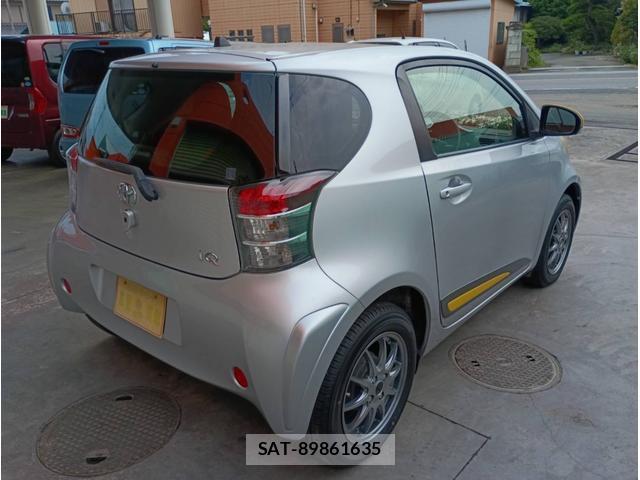 Toyota IQ 2009-03 8221759-9