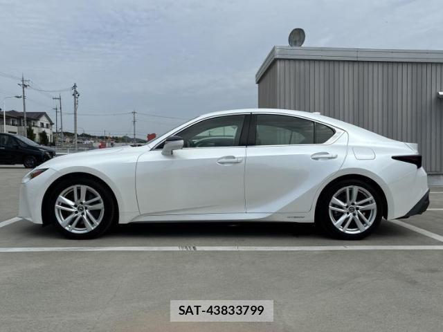 Lexus IS 2021-07 8217233-1