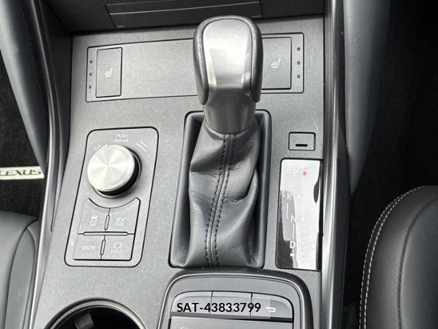 Lexus IS 2021-07 8217233-17