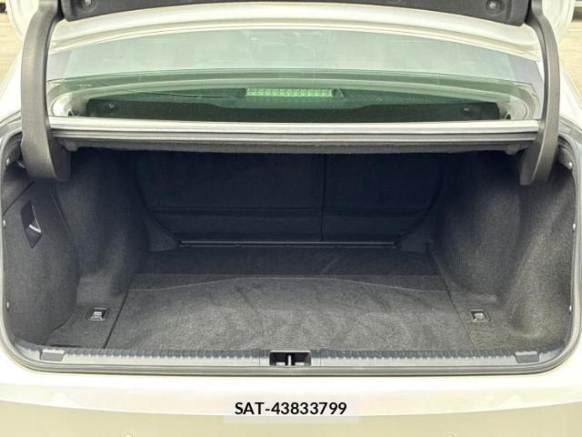 Lexus IS 2021-07 8217233-7