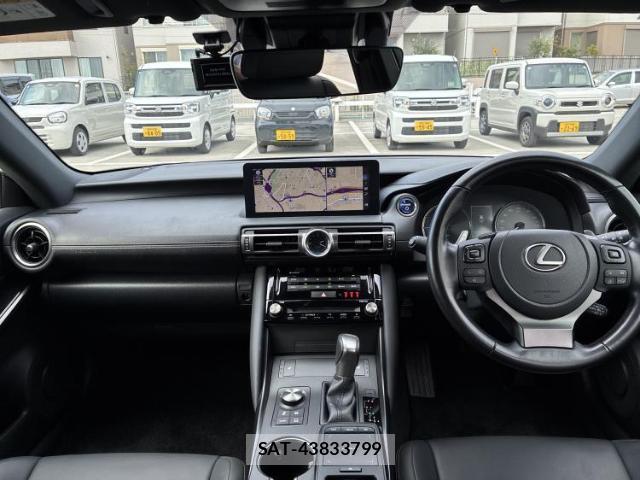 Lexus IS 2021-07 8217233-8