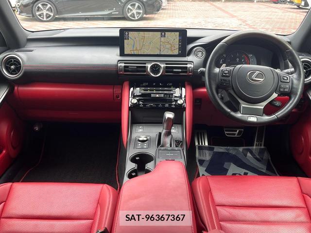 Lexus IS 2021-10 8219483-1