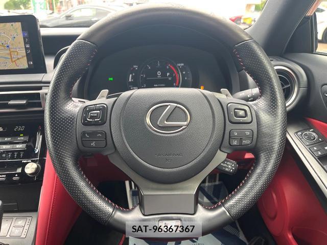Lexus IS 2021-10 8219483-11