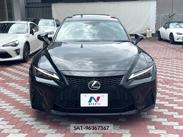 Lexus IS 2021-10 8219483-13