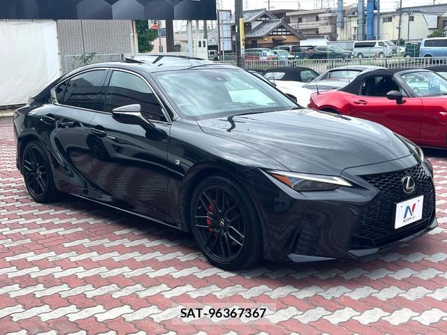Lexus IS 2021-10 8219483-15