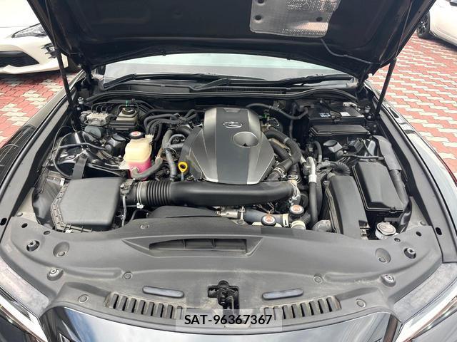 Lexus IS 2021-10 8219483-17