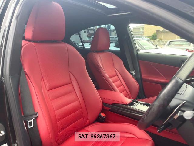 Lexus IS 2021-10 8219483-8